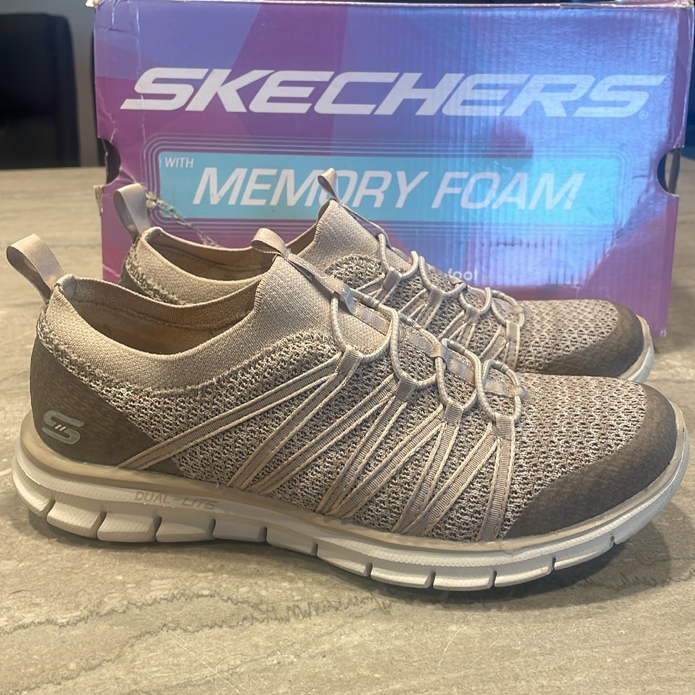 Skechers Memory Foam Glider Tuneful Sneakers- Taupe Size 6